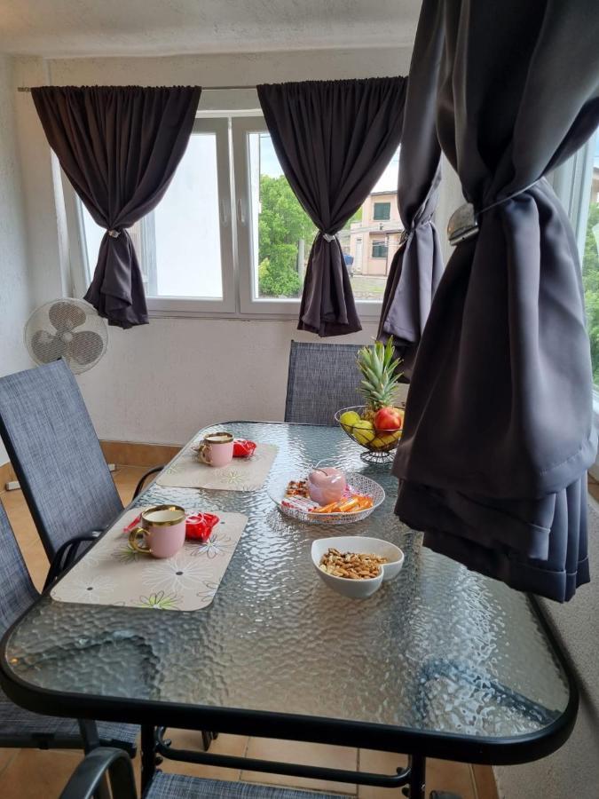 Apartmani 'Cvit' Карлобаг Екстериор снимка