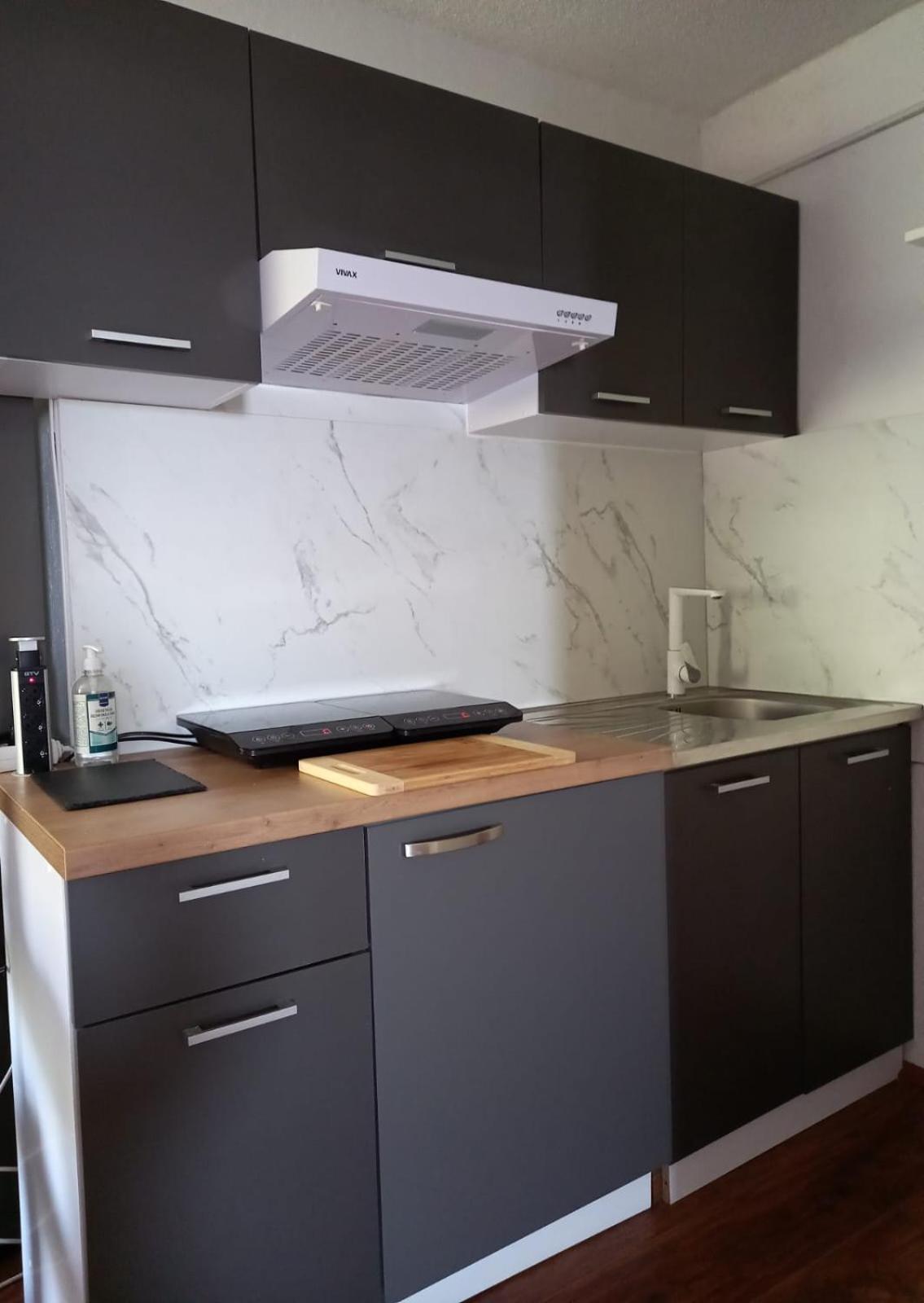 Apartmani 'Cvit' Карлобаг Екстериор снимка